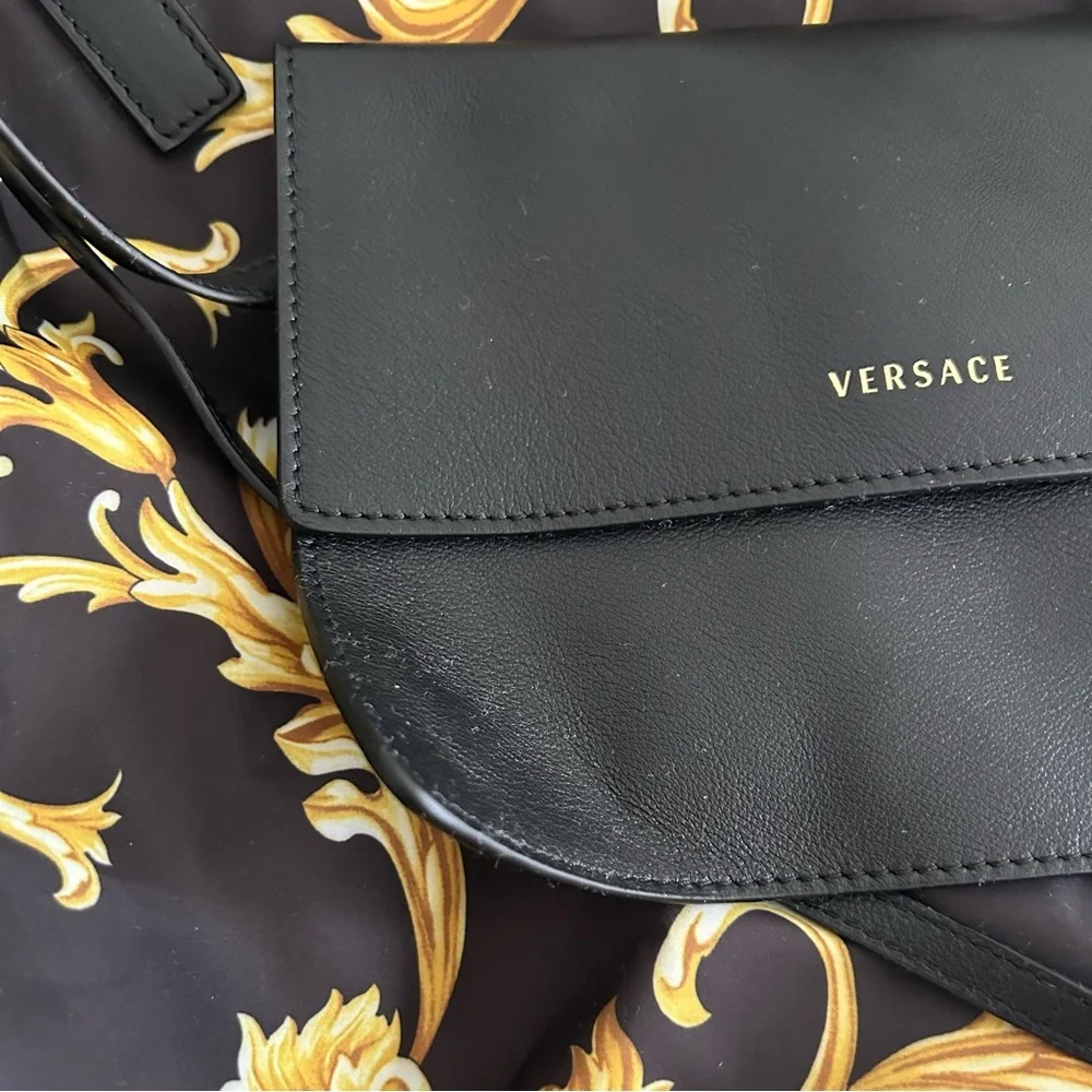 Versace Tote Bag - Picture 7 of 10
